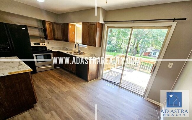 Building Photo - Updated 3 Bed 2 Bath Home in Kansas City-Coming SOON!!