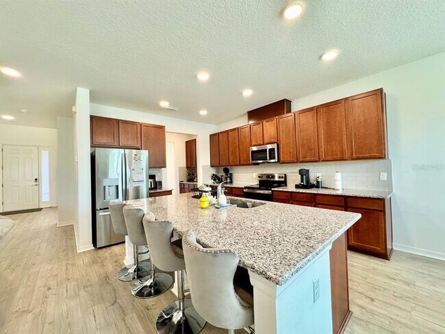 Building Photo - 5732 Newberry Pnes Ave