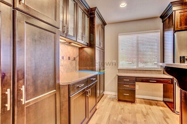 Building Photo - 2656-Square Foot Home with 4 Beds and 3 Ba...