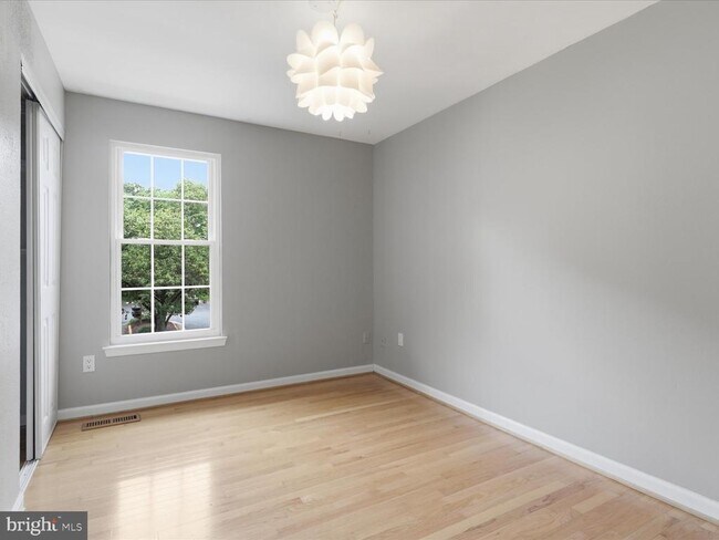 Building Photo - 6055 Meyers Landing Ct