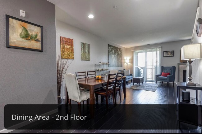 Building Photo - 3 bedrooms townhome in Eastlake/Otay Ranch...