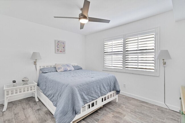 Building Photo - 1441 Ocean Dr