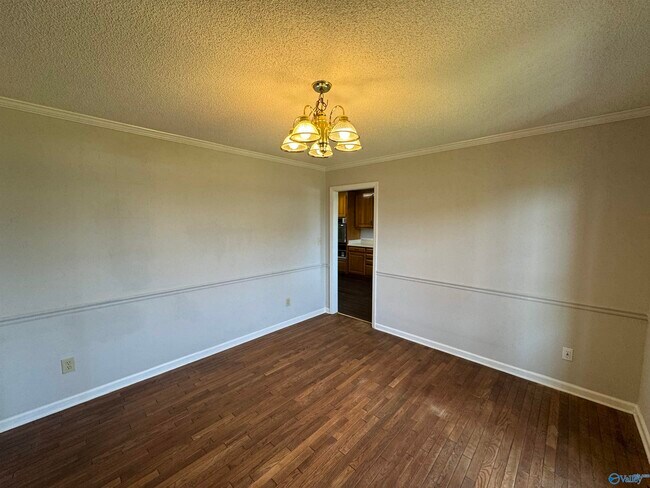 Building Photo - 120 Roy Dr