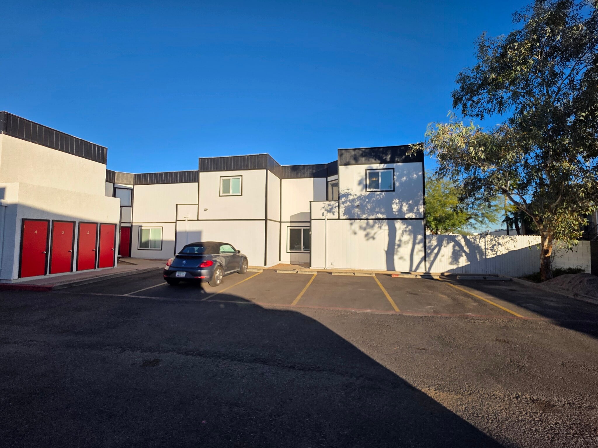 Building Photo - 1749 E Pepper Cir