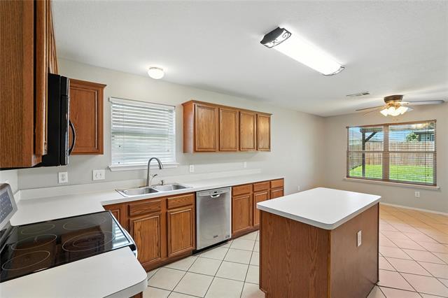 Building Photo - 1516 Marti Dr