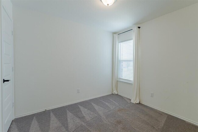 Building Photo - 308 McLintock Rd