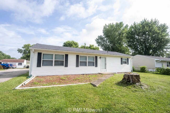 Building Photo - "Charming 3-Bedroom Haven in Mooresville –...