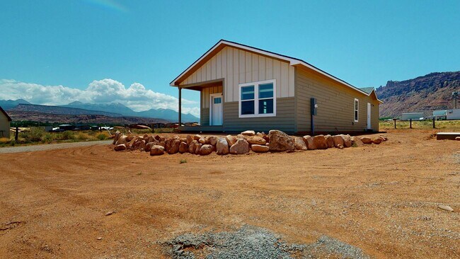Building Photo - 2070 Starbuck Ln