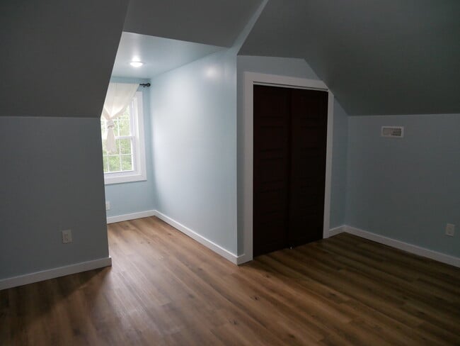 Building Photo - 208 Vineyard Rd