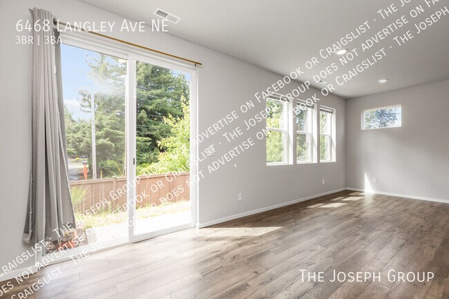 Building Photo - 6468 Langley Ave NE