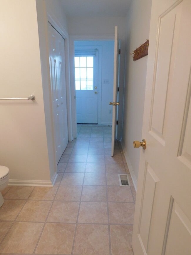 Building Photo - Waterfront Home In Perquimans County