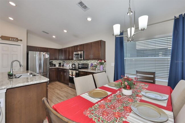 Building Photo - 252 Cascara Ln