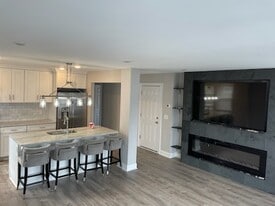 Building Photo - 36 Lawton Ave