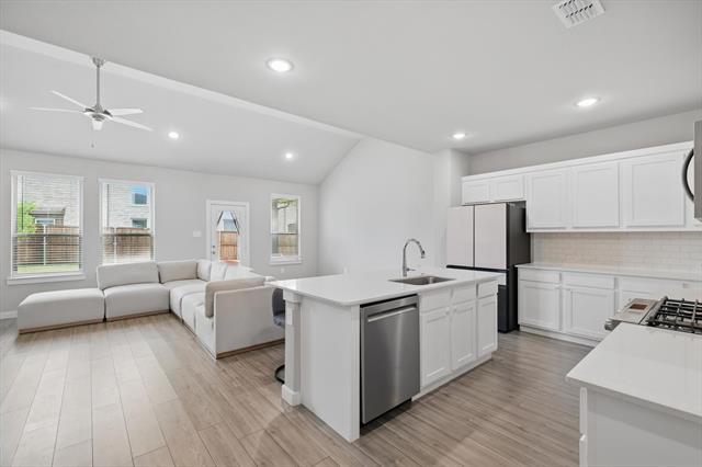 Building Photo - 2321 Spring Side Dr