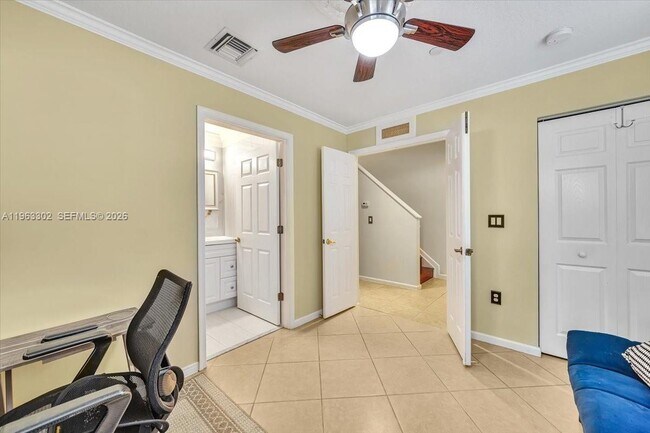 Building Photo - 1033 NE 17th Way