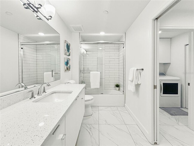 Building Photo - 125 Island Way