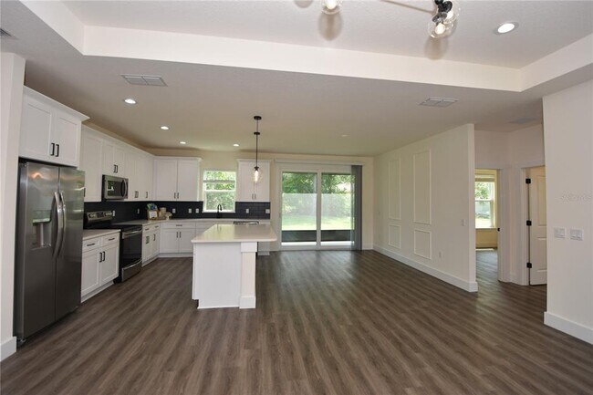 Building Photo - 100 White Hall Dr