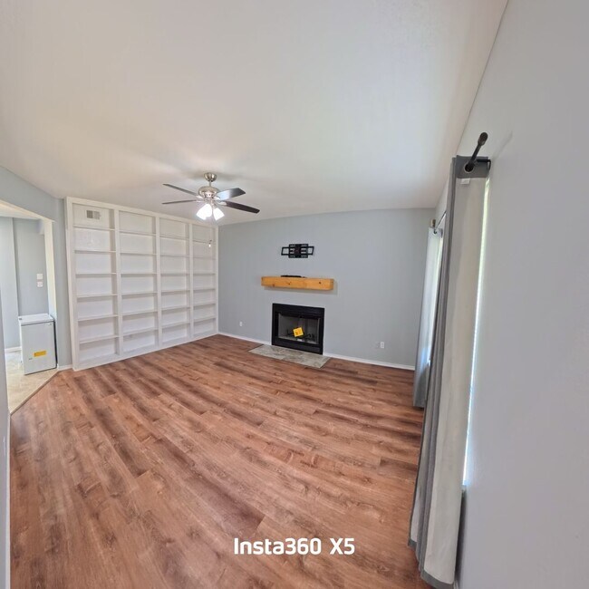 Building Photo - 1209 Montclair Dr
