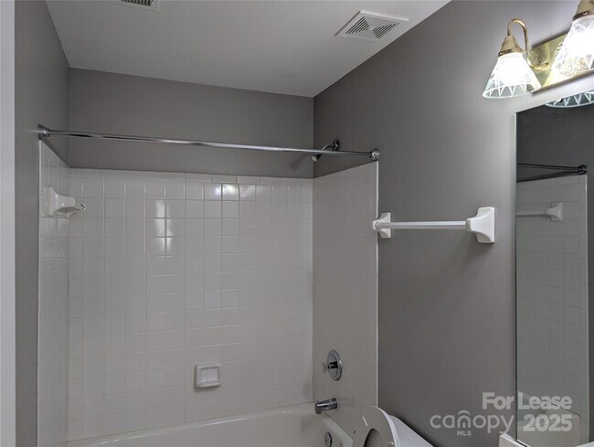 Building Photo - 160 Stone Ridge Ln