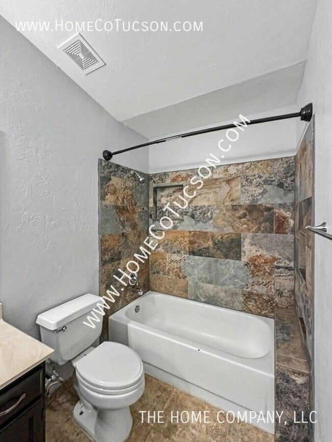 Building Photo - 12690 N Bandanna Way
