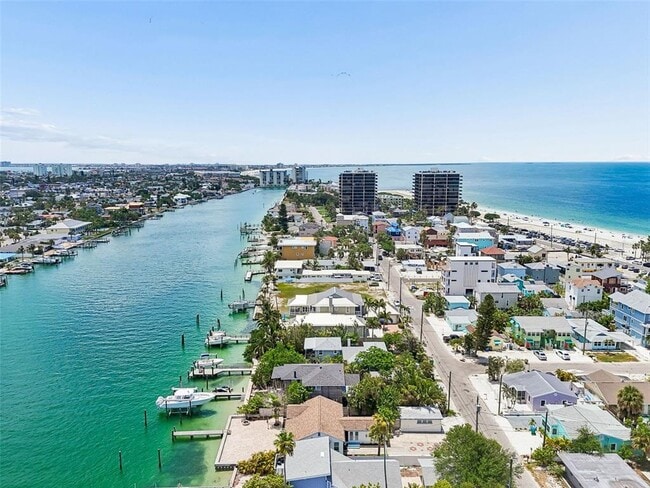 Building Photo - 8125 Bayshore Dr
