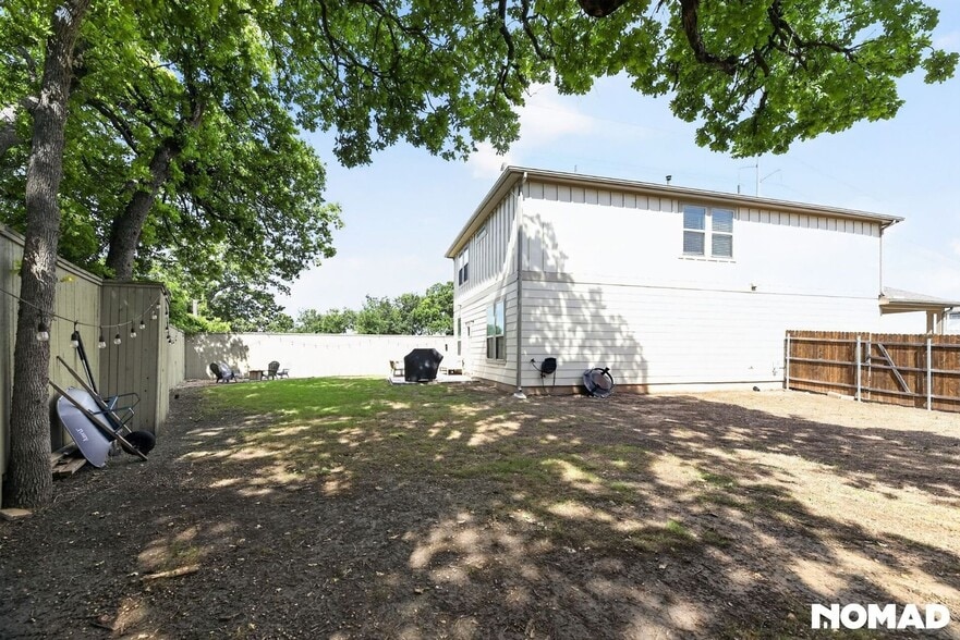 Building Photo - 417 Ln Dera Dr