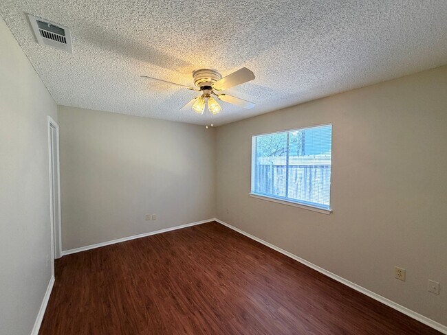 Building Photo - 12102 Arrowwood Dr