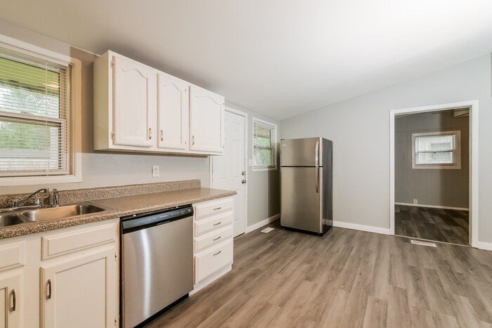 Building Photo - 414 N Cochise Dr