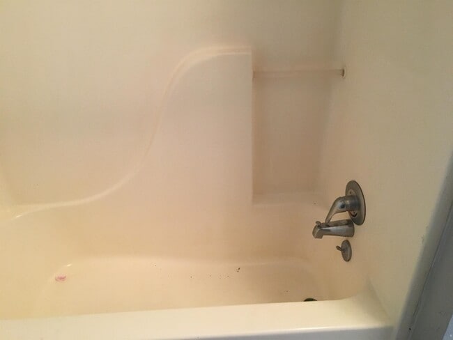 Building Photo - 105 E Texas Ave