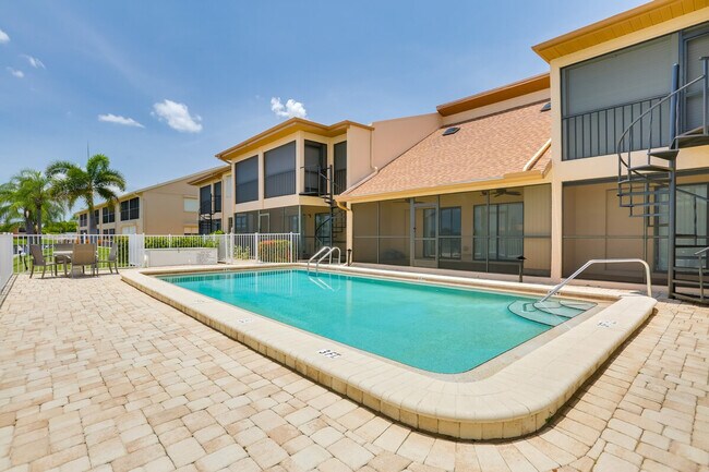 Building Photo - 3722 SE 12th Ave