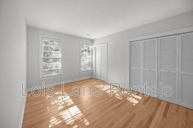 Building Photo - 12 Elliott St