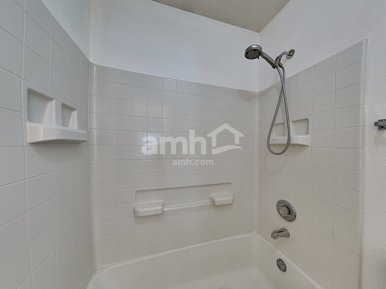 Building Photo - 6019 Brenwood Trails Ln