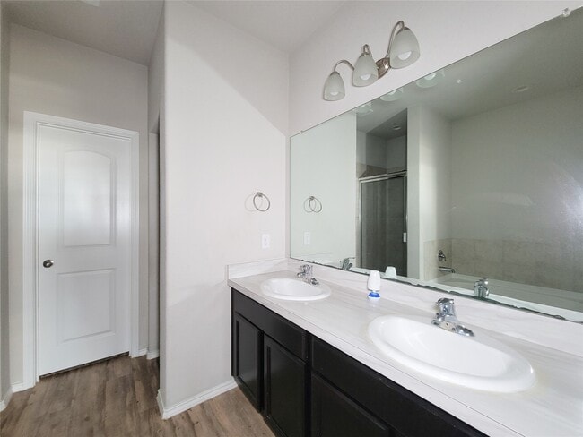 Building Photo - 21043 Iris Holly St