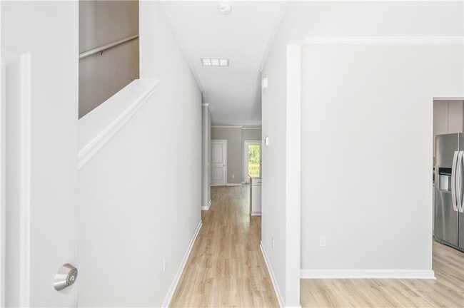 Building Photo - 2826 Laurel Ridge Cir