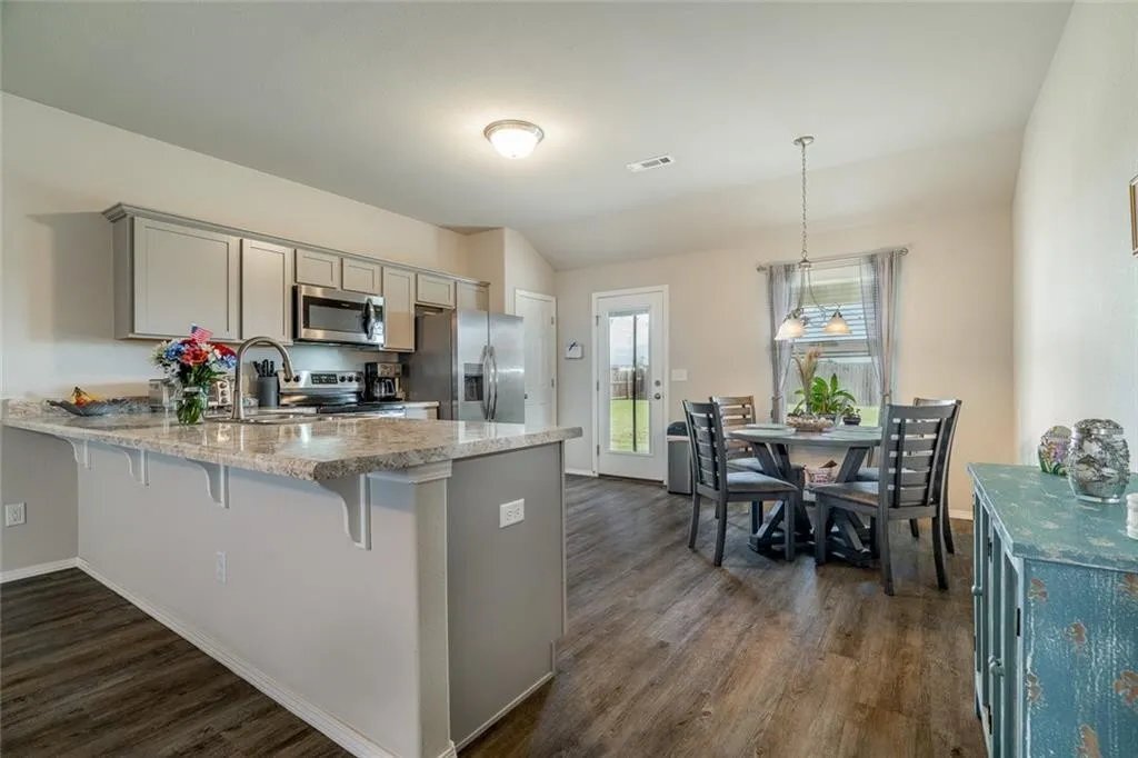 Building Photo - 636 Woodcreek Lp