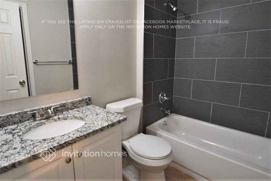 Building Photo - 16533 E Wyoming Dr