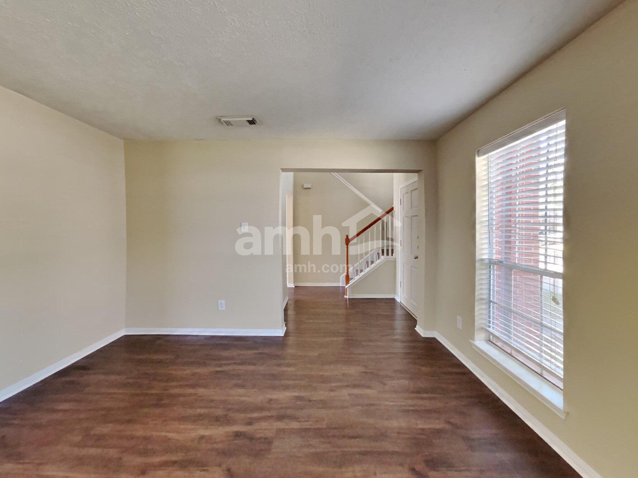 Building Photo - 2908 Cambridge Circus