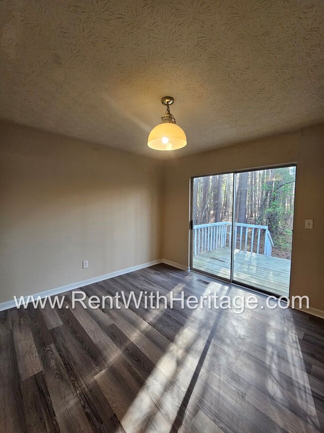Building Photo - WOW!!!....WHAT AN AWESOME HOME. GREAT HOME...