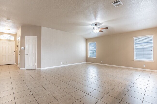 Building Photo - 259 Creekview Way