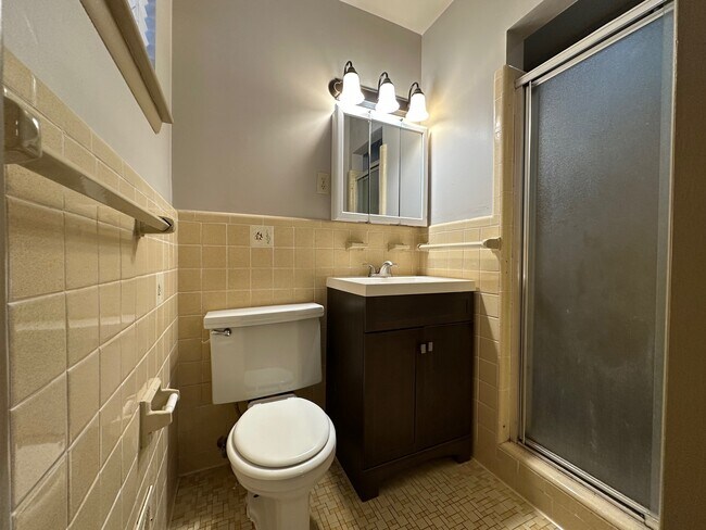 Building Photo - 5538 Rich Rd