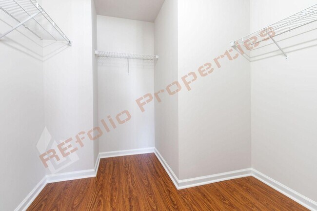 Building Photo - Luxury 3-Story Townhome, No Carpet 4 Bedro...