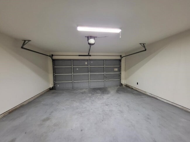 Building Photo - 10611 Sunswept Fields Ln