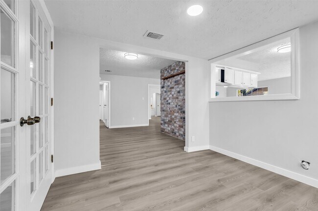 Building Photo - 11829 S Red Cedar Cir