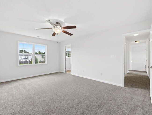 Building Photo - 302 Mann St