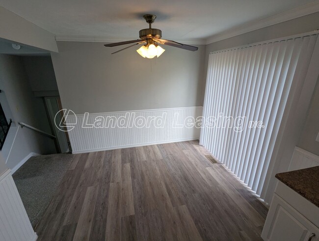 Building Photo - Spacious Split-Level Home with Updates in ...
