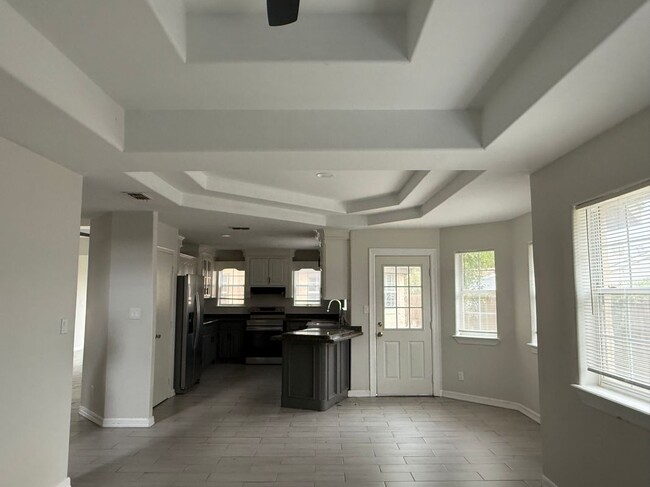 Building Photo - 421 Richmond Dr