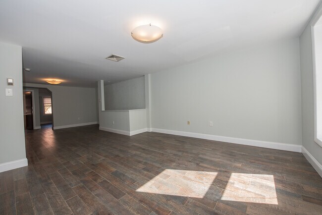 Building Photo - 2057 South St