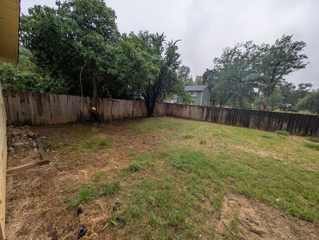Building Photo - 2 bedroom one bath House in Shasta Lake