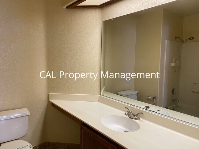 Building Photo - 3 Bed/ 2 Bath home in Soledad, CA