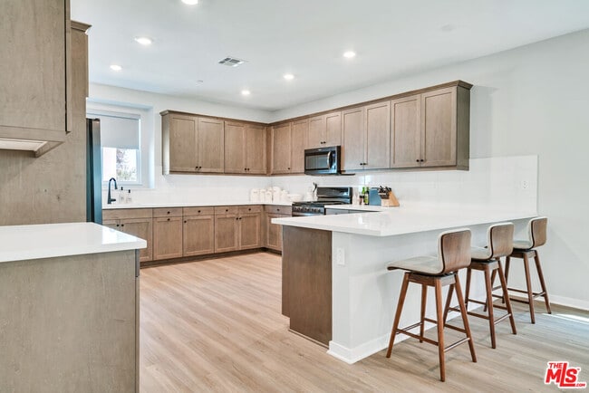 Building Photo - 515 Daniel Freeman Cir